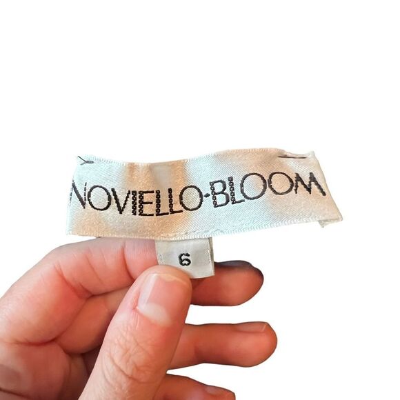 Elegant Sleeveless Gray Dress - Picture 7 of 14